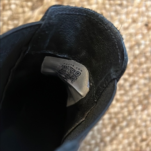 Pajar Black Leather Boots with Elastic Panels - Picture 4 of 6